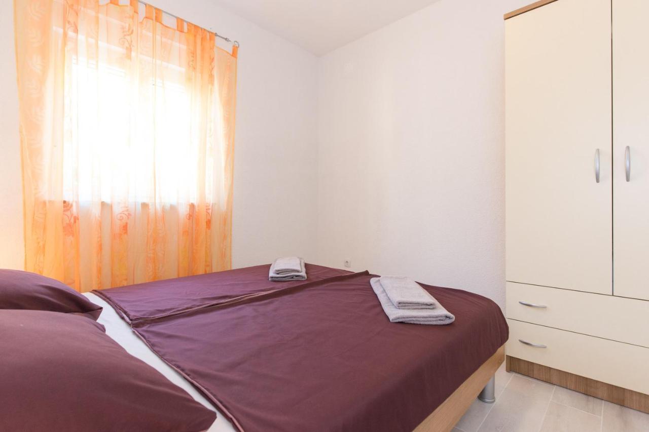 Apartment Dajana Pinezici  Exterior photo